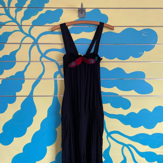 Enterizo Negro Flores Rojas