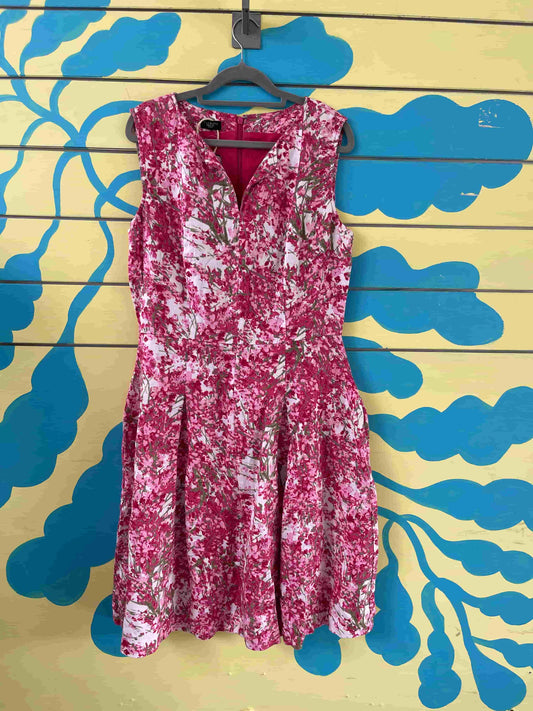Vestido Rosado de flores rosa