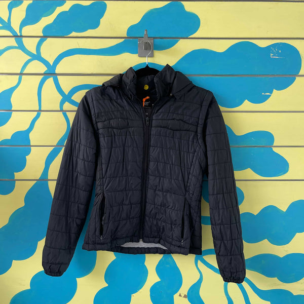 Chaqueta impermeable negra