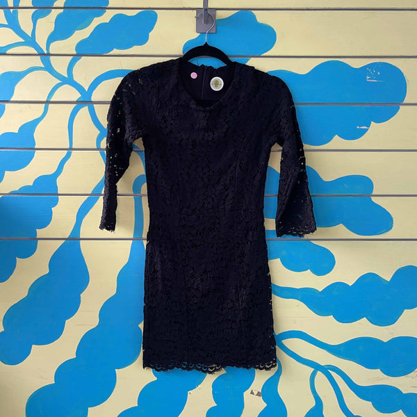 Vestido negro con encaje
