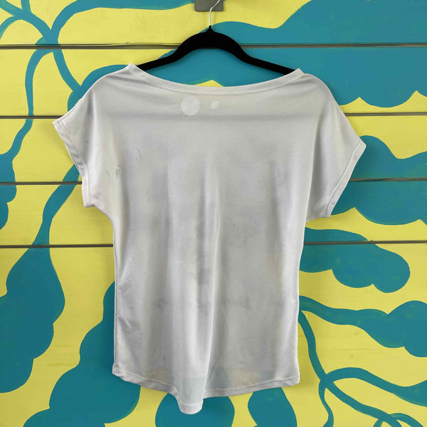 Camiseta blanca de mariposas - Secondary