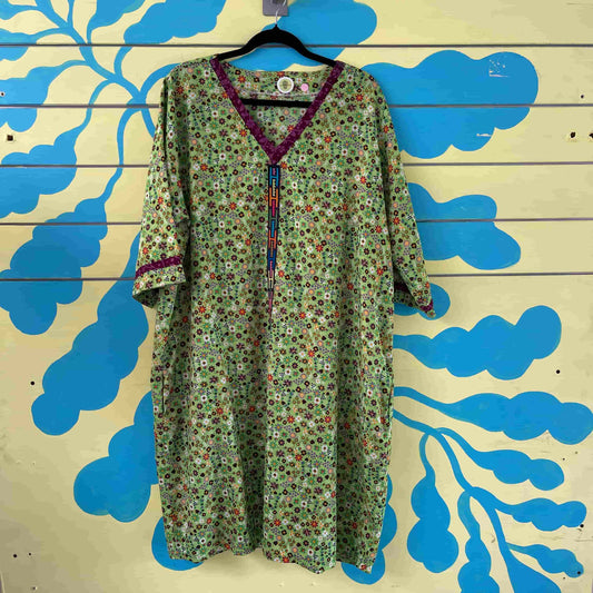 Vestido verde de flores