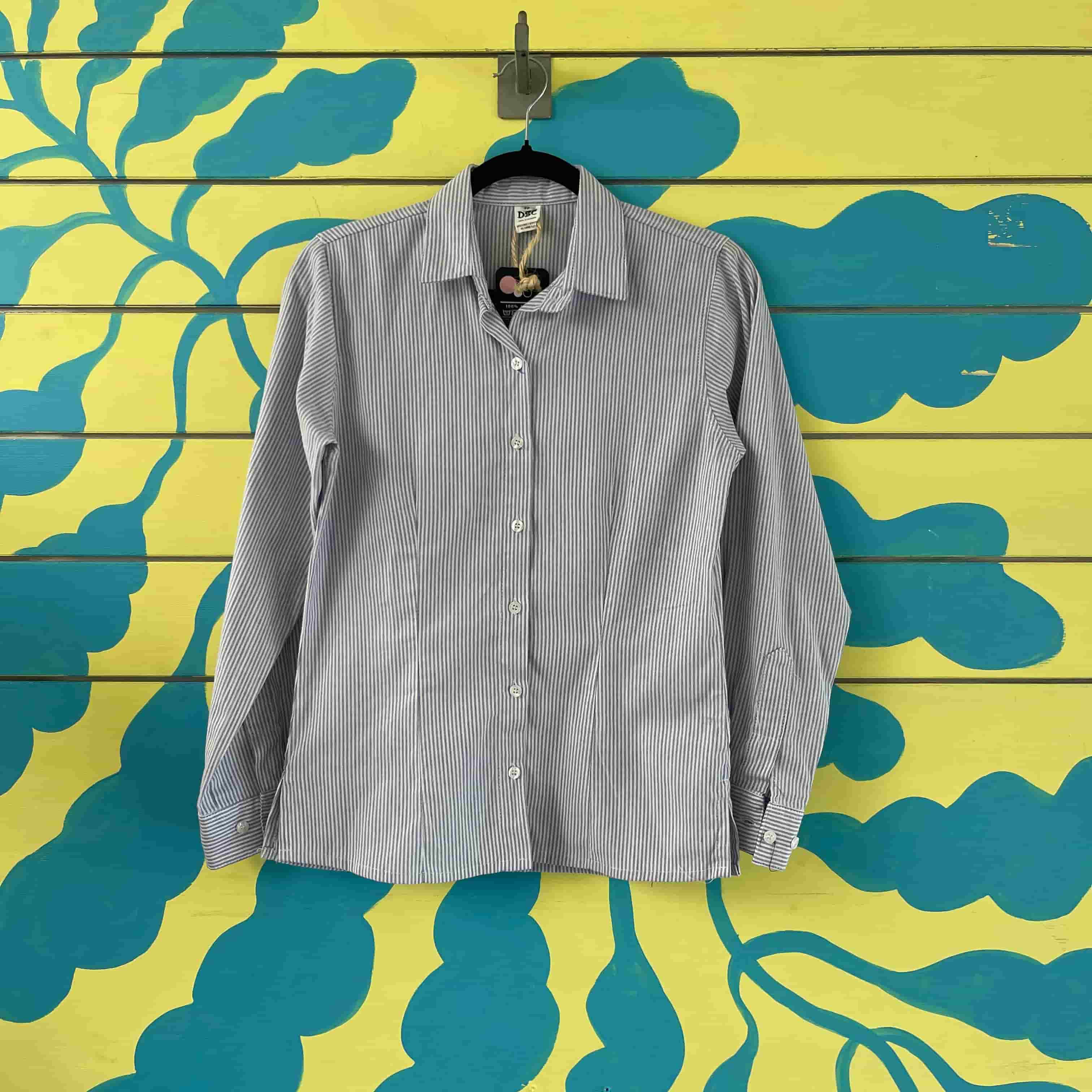 Camisa de rayas azules y blancas - Gallery 1