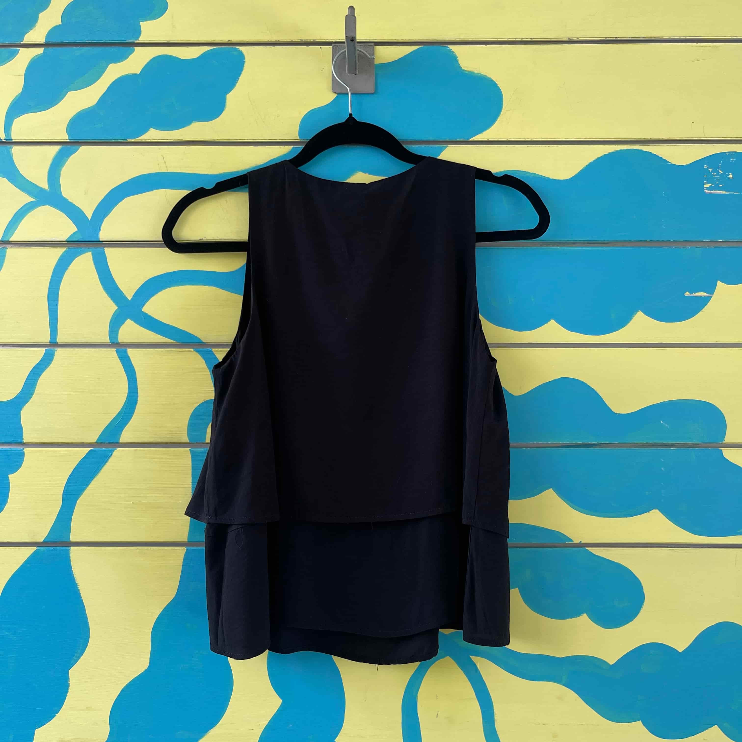 Camisa negra con aplicaciones de piedra - Gallery 1