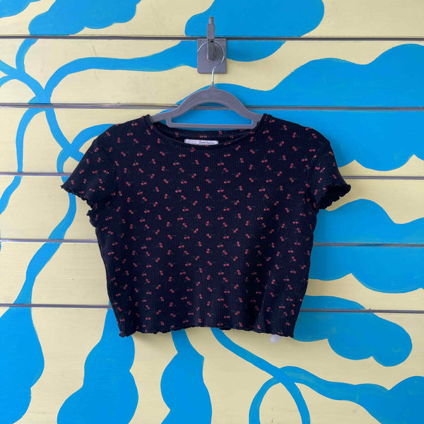 camiseta corta negra cerezas
