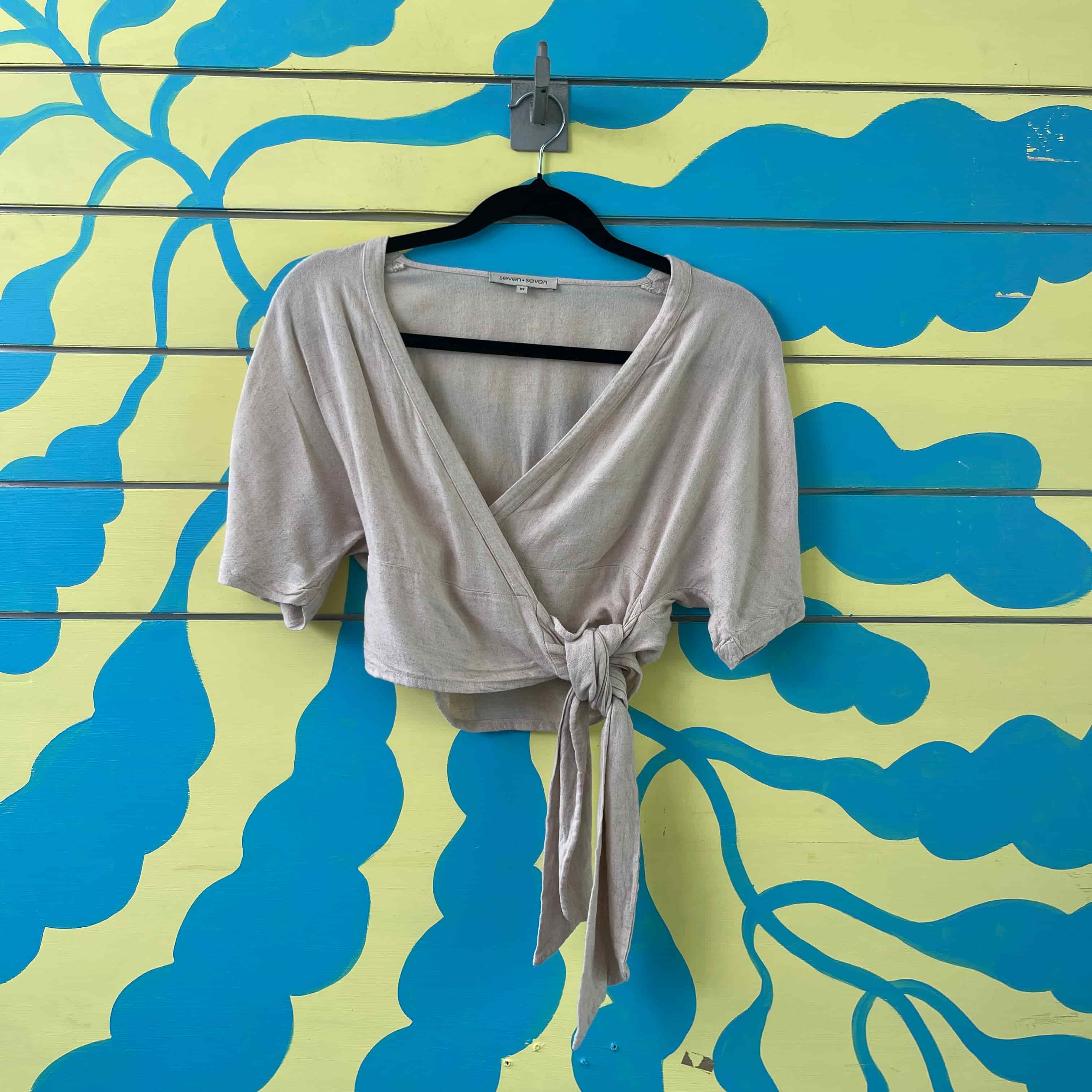 Blusa corta de lino beige - Gallery 1