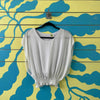 Blusa blanca con resorte