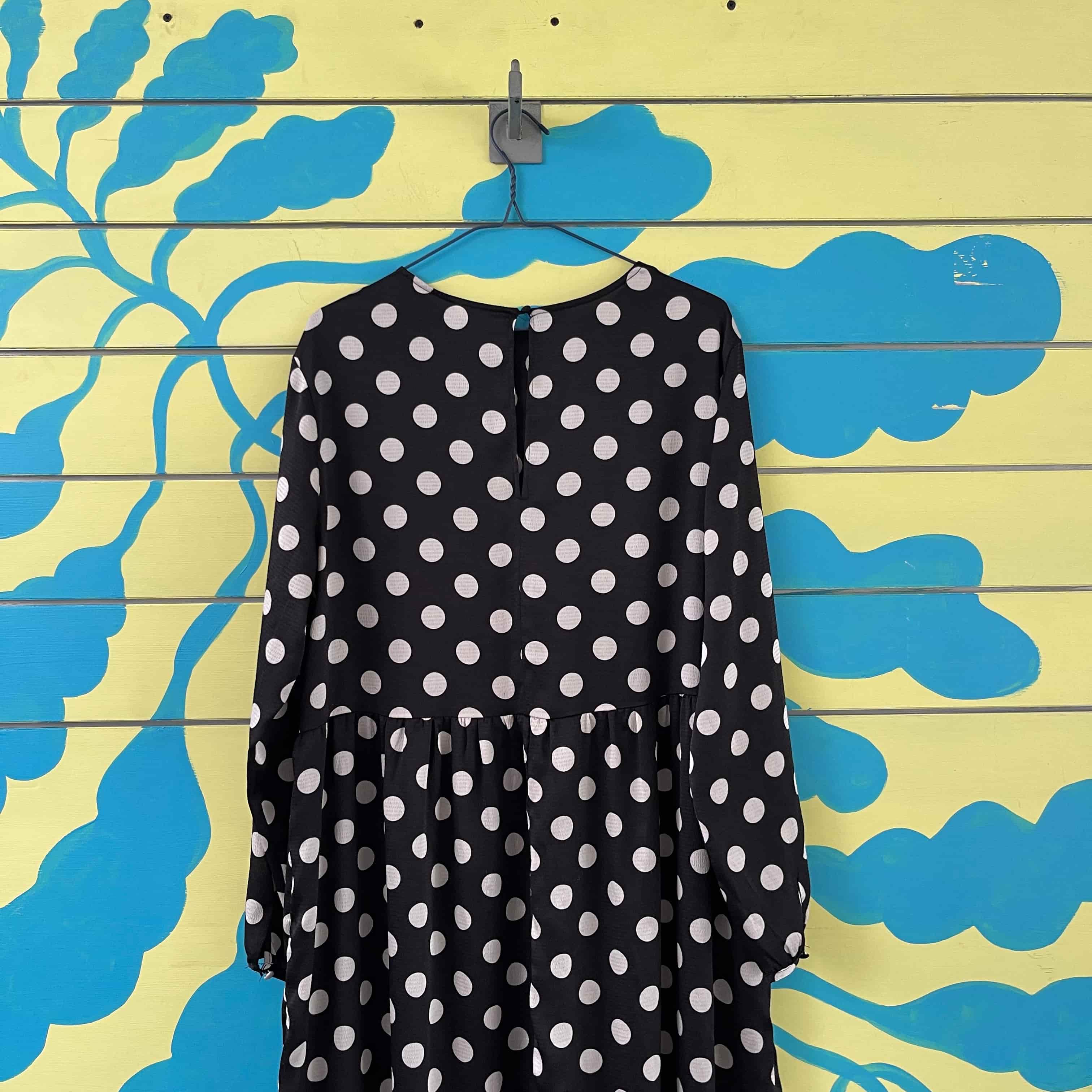 Vestido negro de bolas blancas talla M - Gallery 3