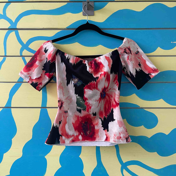 Camiseta blanca con manchas rojas talla S - Secondary