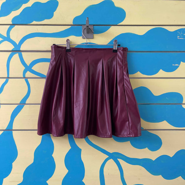 Falda vinotinto imitacion cuero Talla S