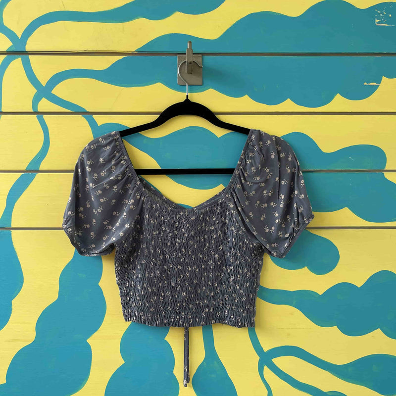 crop top azul con flores talla XS - Image 2