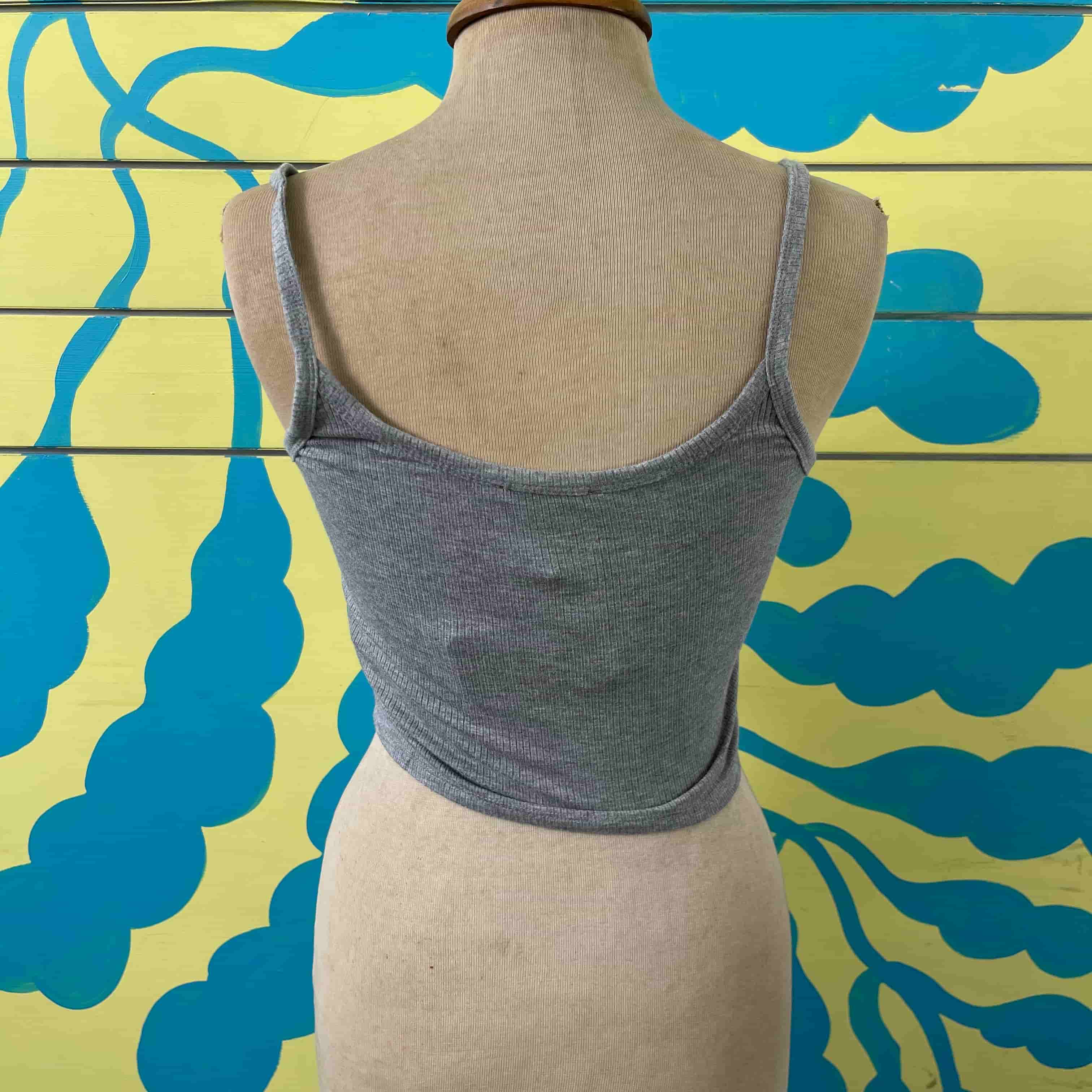 Croptop gris forever 21 talla M - Gallery 2