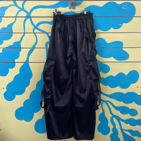 Pantalon negro de satin talla L - Secondary