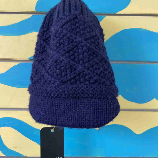 Gorro azul tejido