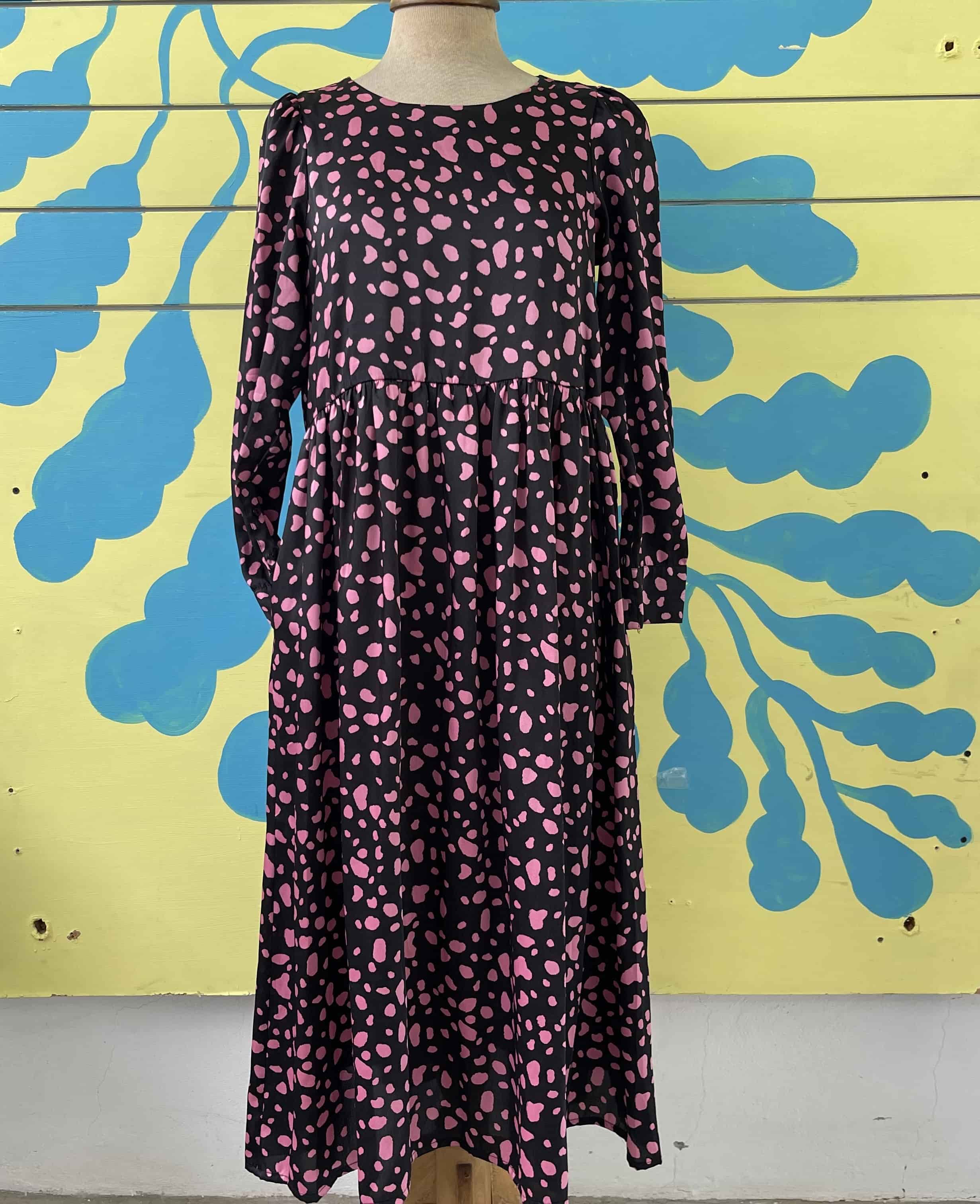 Vestido negro con manchas rosadas talla 28/M - Gallery 1