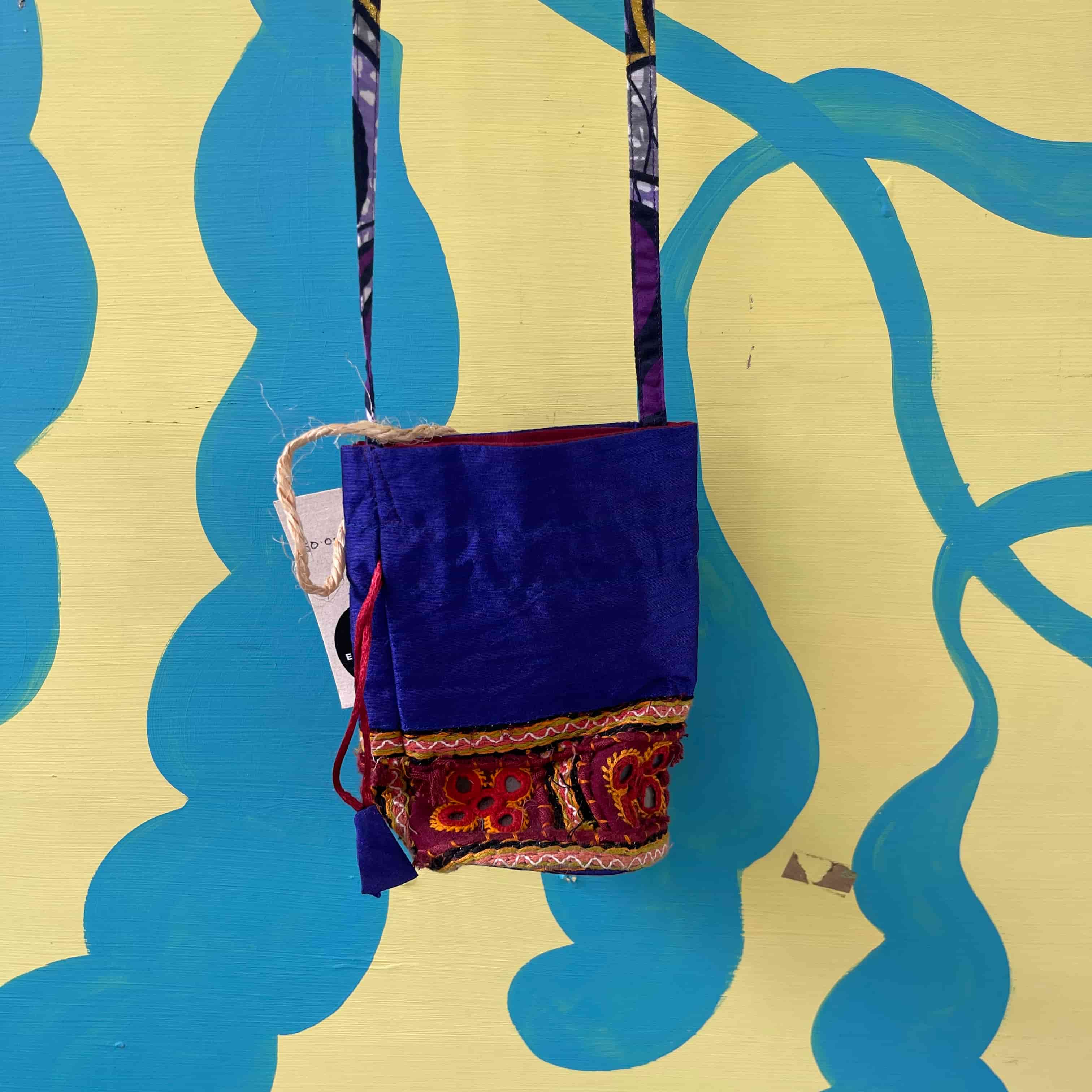 Bolso pequeño morado con detalles - Gallery 1