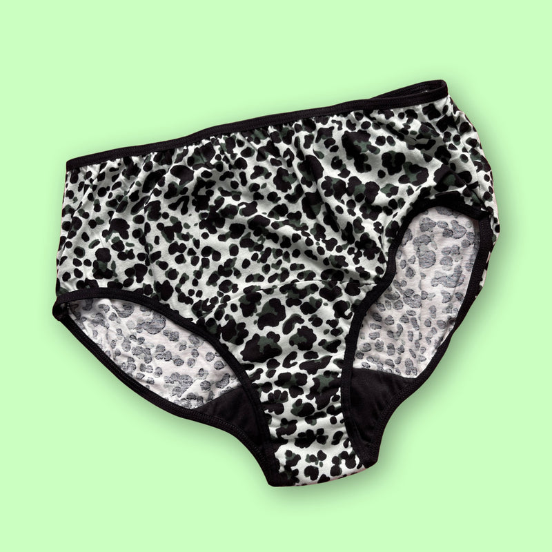 Panty para el Periodo Menstrual Animal Print Verde Xiua - Image 1