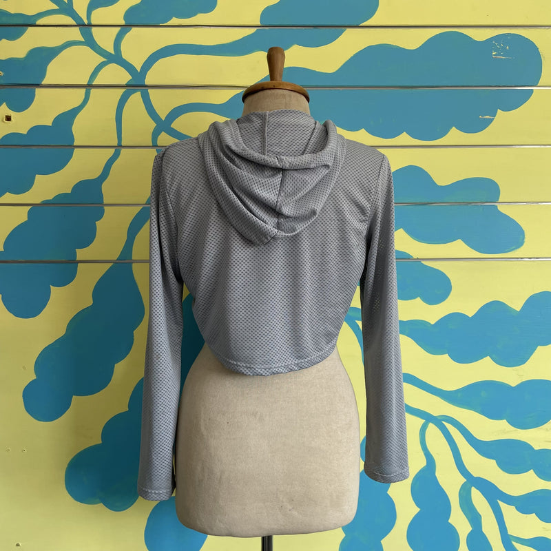 Crop Top Deportivo Gris Capucha - Image 4