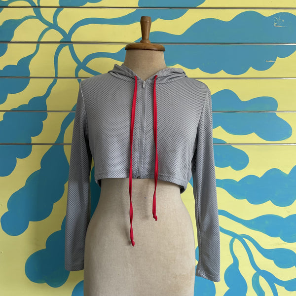 Crop Top Deportivo Gris Capucha