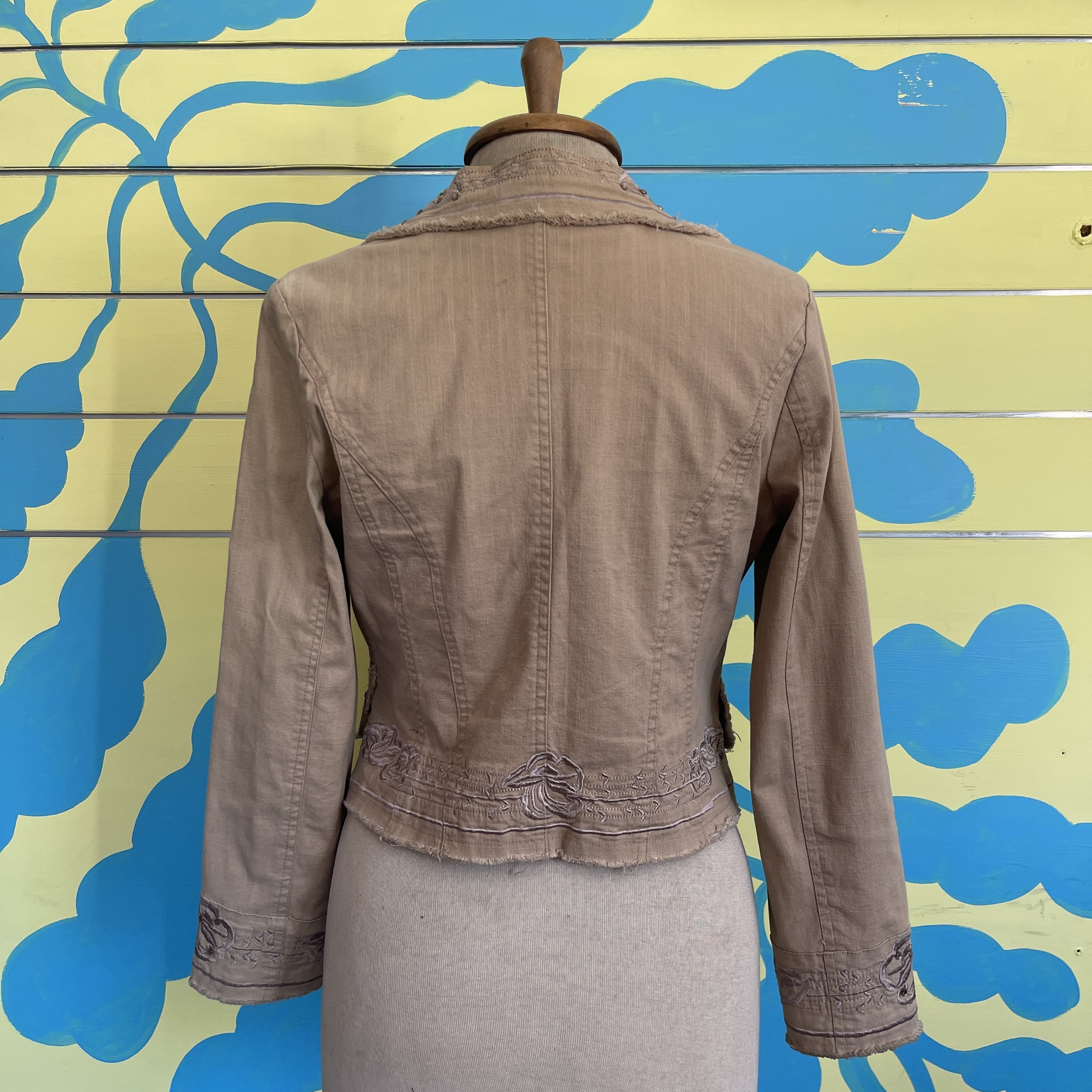 Chaqueta Caqui con Bordados - Gallery 4