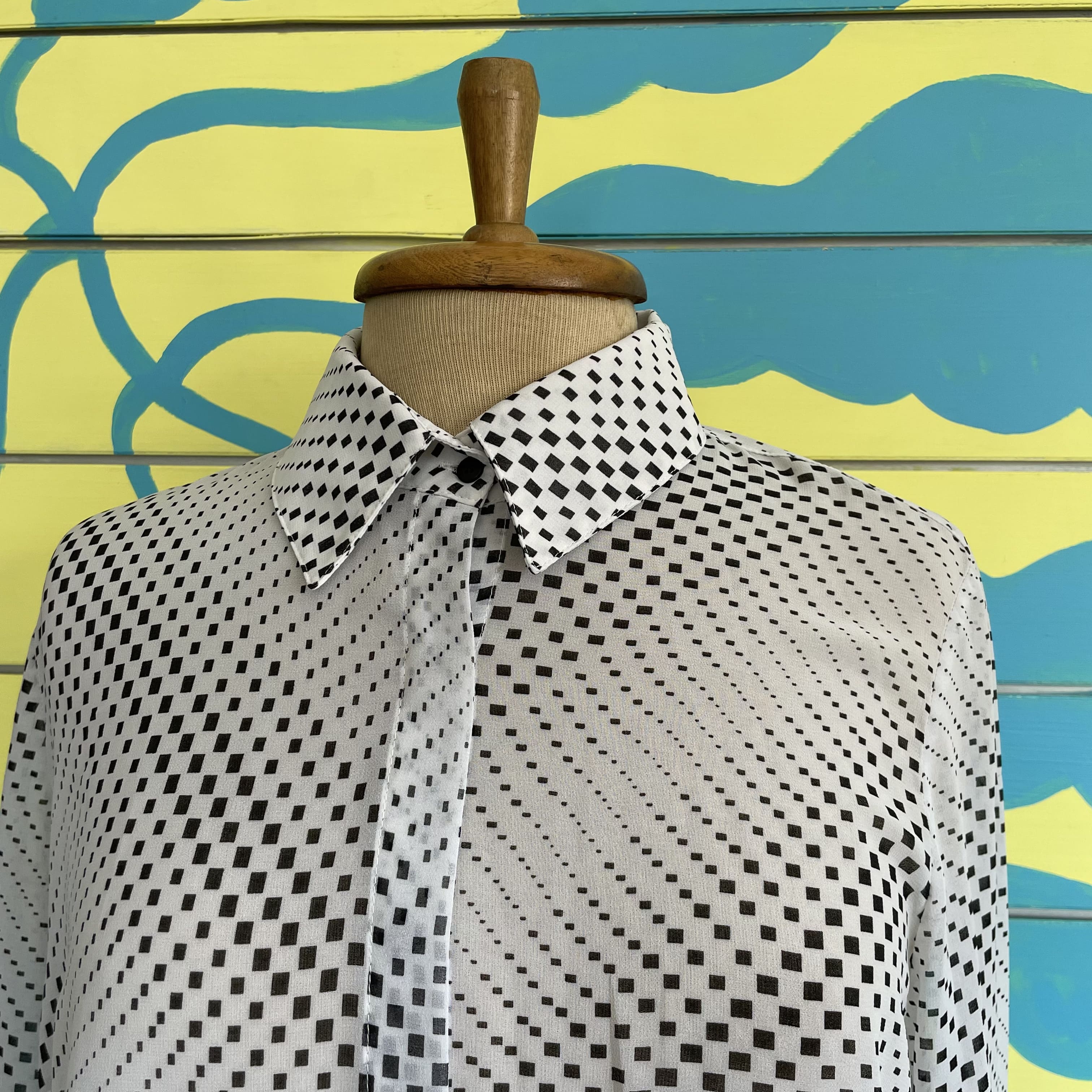 Camisa Botones Rombo Blanca con Negro - Gallery 3