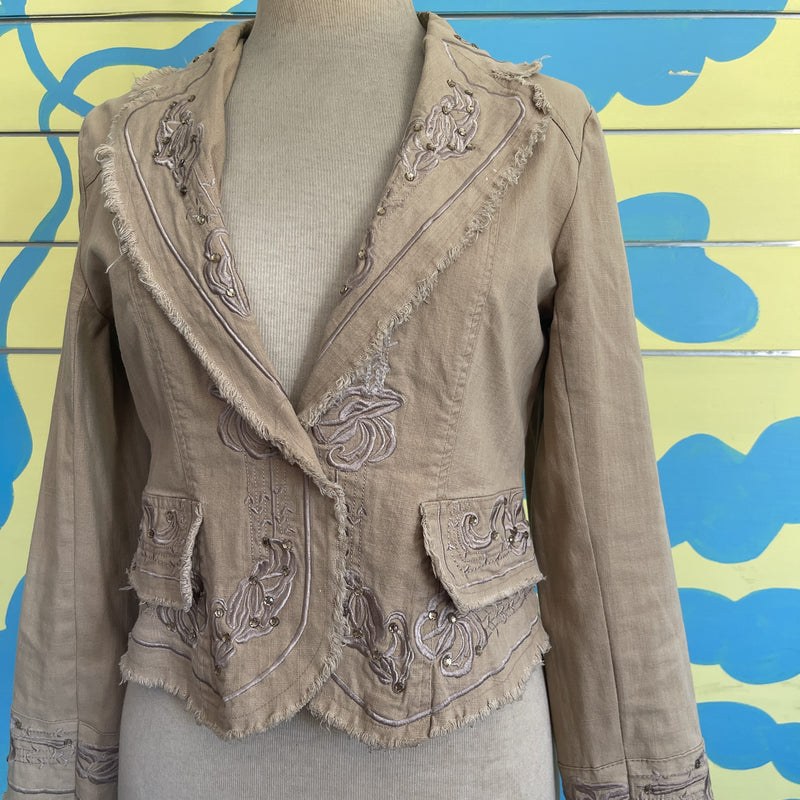 Chaqueta Caqui con Bordados - Image 3