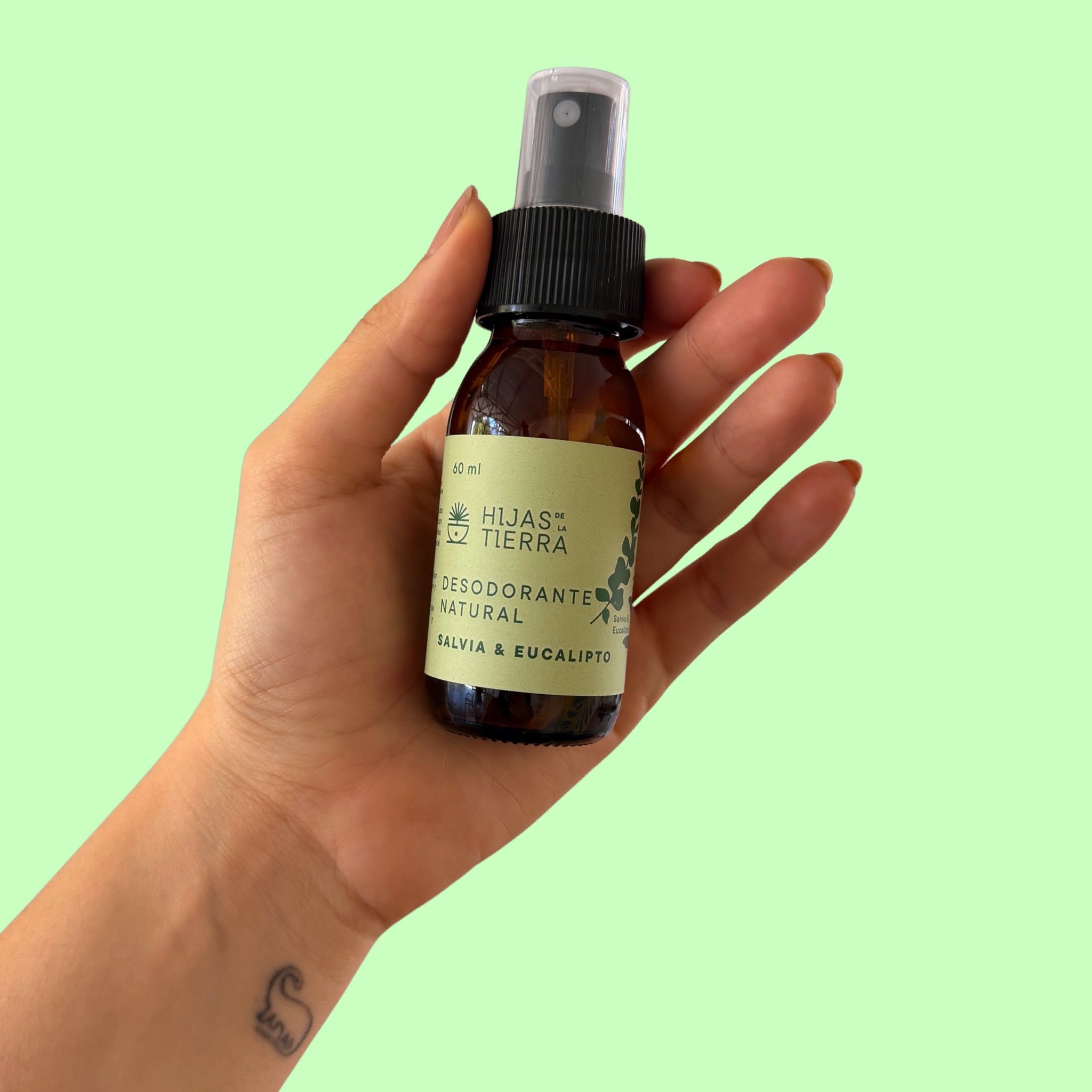 Desodorante Natural en Spray de Salvia y Eucalipto Hijas de la Tierra 60 ml.