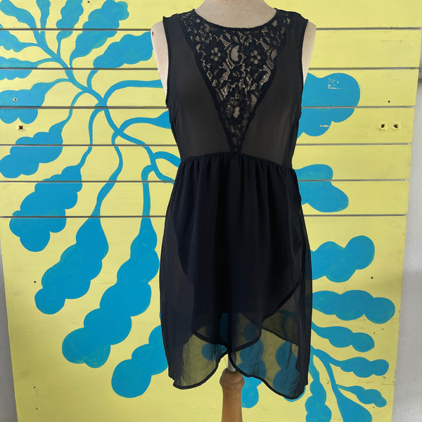 Vestido Transparante Negro con Encaje