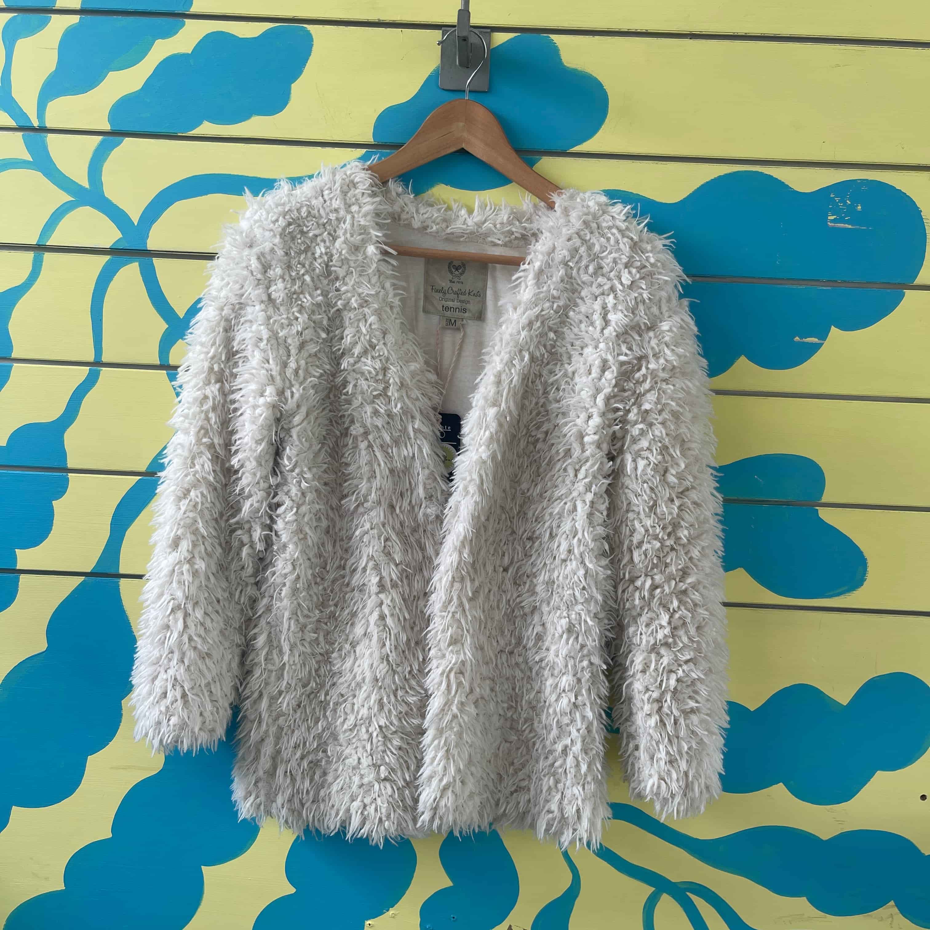 Chaqueta blanca peluda