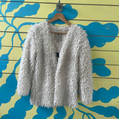 Chaqueta blanca peluda