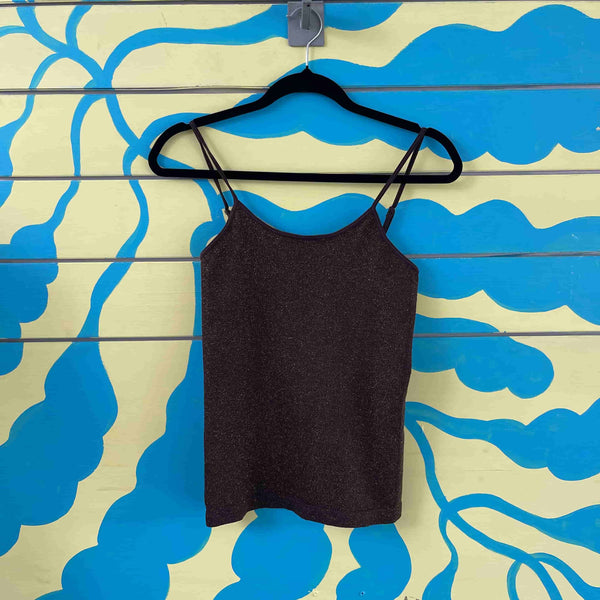 Blusa cafe con brillante