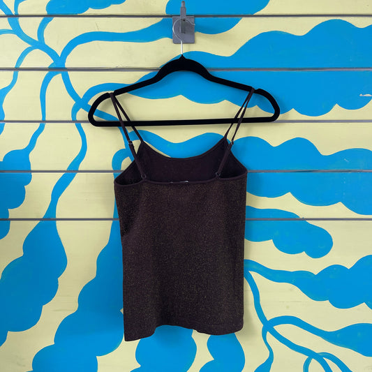 Blusa cafe con brillante