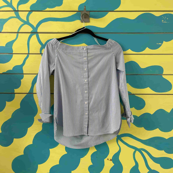 Camisa de cuello ancho de rayas azul