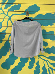 Camisa de cuello ancho de rayas azul