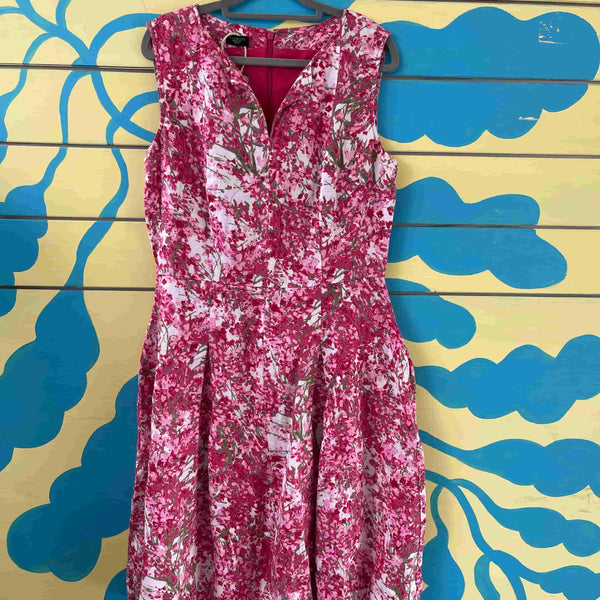 Vestido Rosado de flores rosa