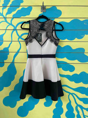 Vestido blanco y negro