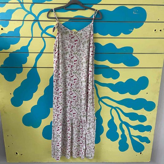 Vestido largo blanco de flores