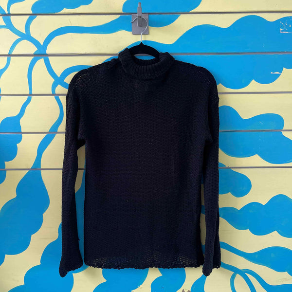 Camiseta negra de cuello tortuga - Secondary