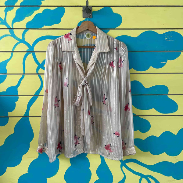 Camisa camisera beige  flores rosadas