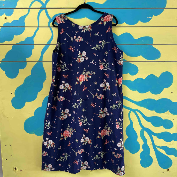 Vestido azul oscuro con florez - Secondary