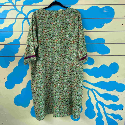 Vestido verde de flores