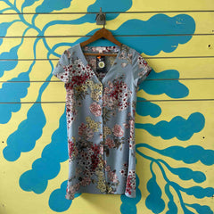 Vestido azul con flores University