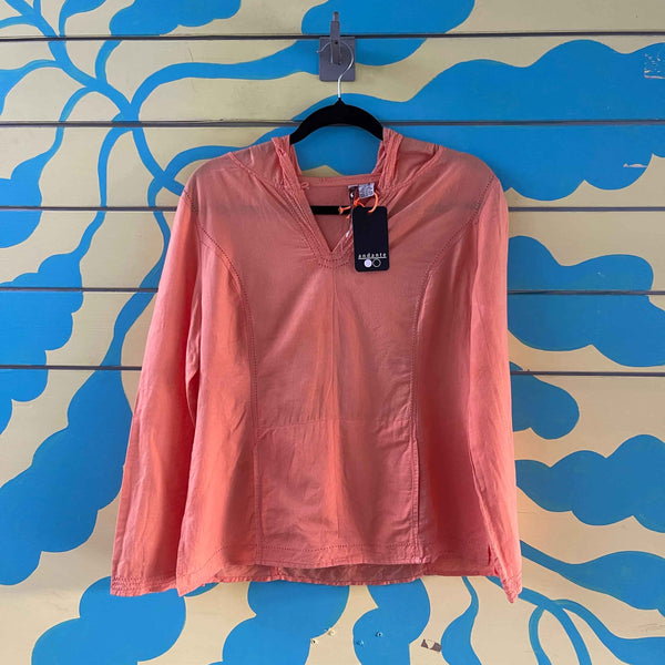 Blusa naranja con capucha