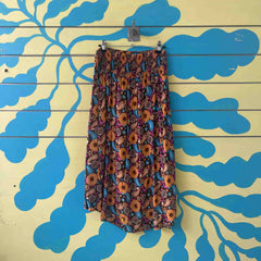 Falda cafe con flores