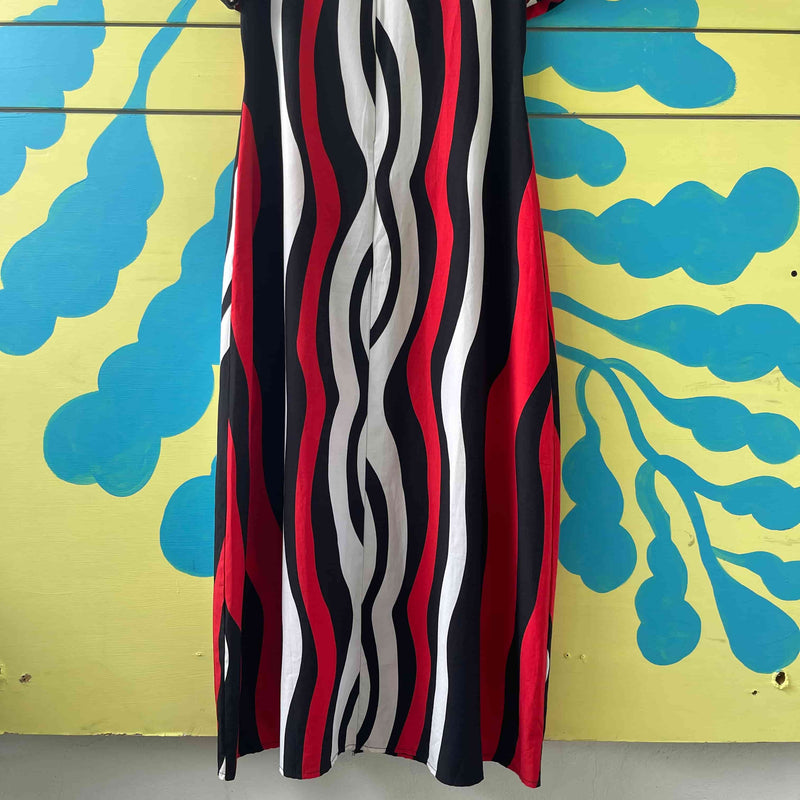 Vestido negro, rojo, blanca talla M|L - Image 2
