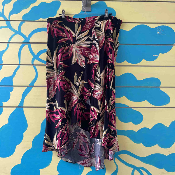 Falda negra con flores de la Rosa talla 12