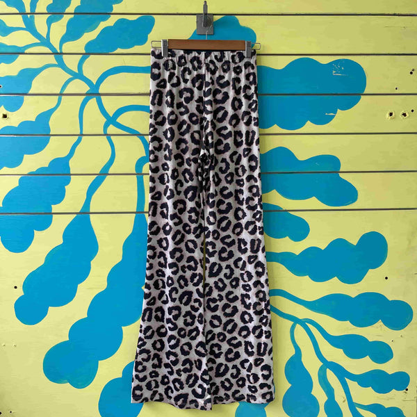 Pantalon animal print talla M - Secondary
