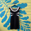 Vestido negro con detalles blancos