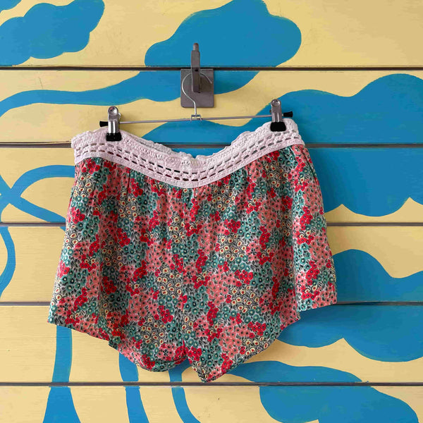 Short de flores verdes y rosas talla M - Secondary