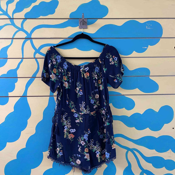 Vestido short azul con flores blancas talla M - Secondary